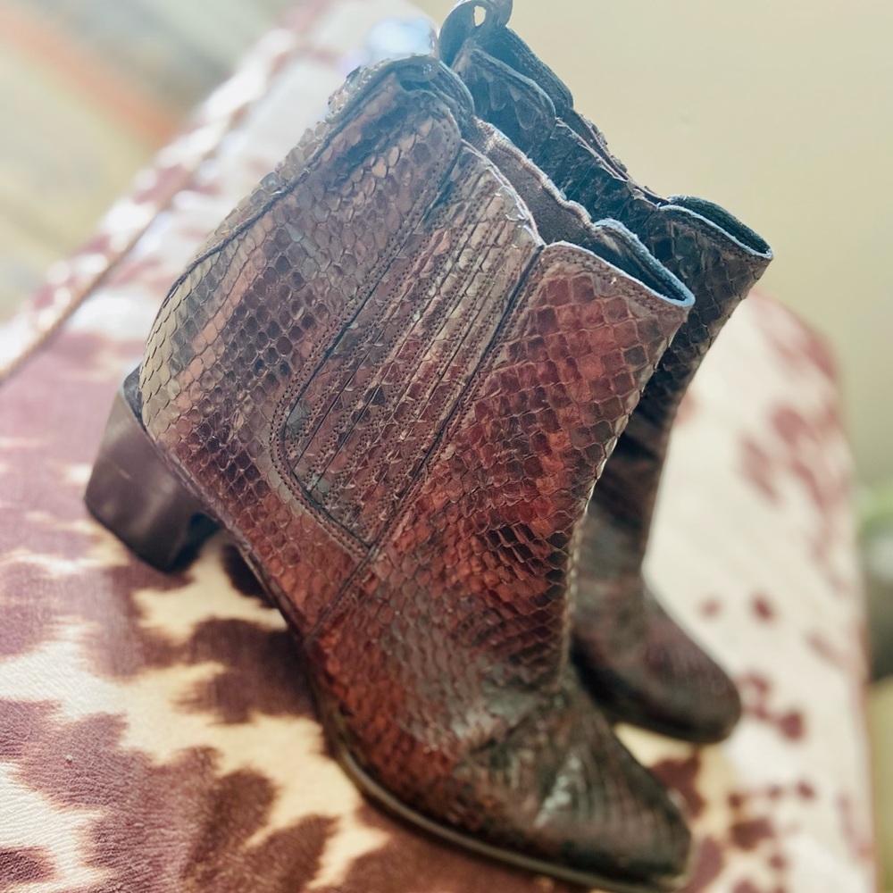 Women’s Italian genuine anaconda snakeskin boots